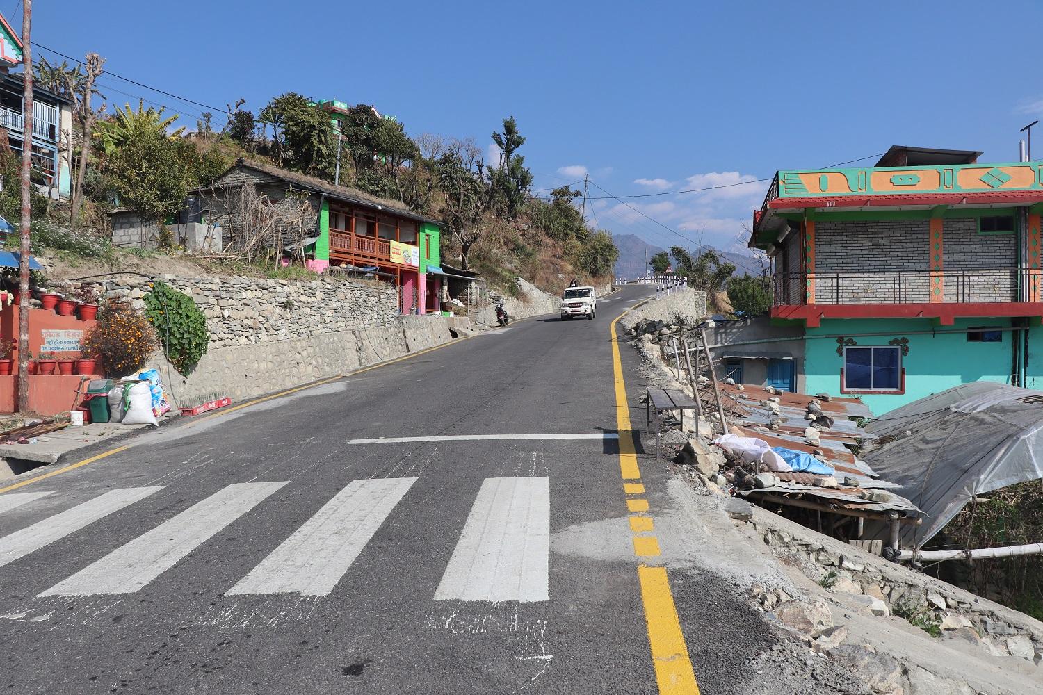 सुवास कन्स्ट्रक्सनले म्याग्दीको घतानमा लक्ष्य भन्दा ५ महिना अघि नै सडक स्तरोन्नति सम्पन्न गरेको छ 