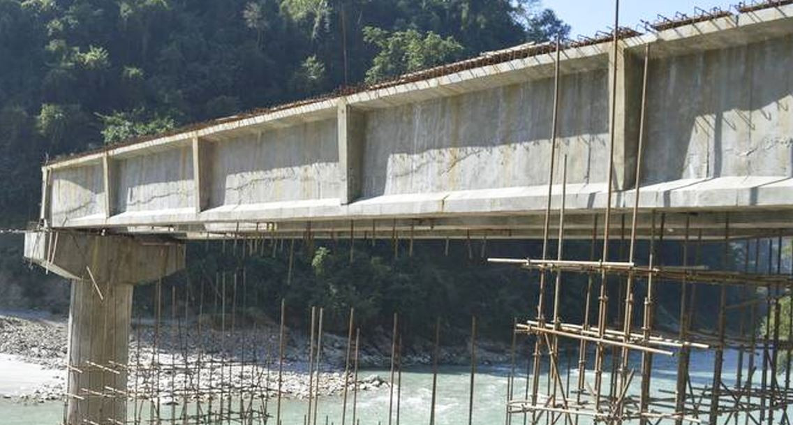 तीन वर्षभित्र निर्माण सम्पन्न गर्नुपर्ने मादीसेती मोटरेबल पुल पाँचवर्षसम्म बनेन